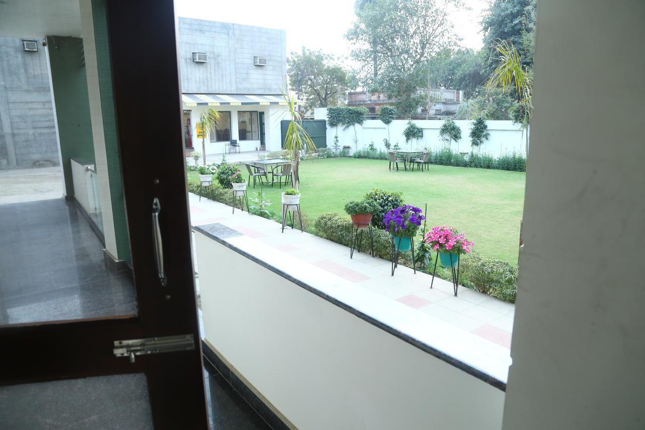 Hotel Whistling Greens Moga エクステリア 写真